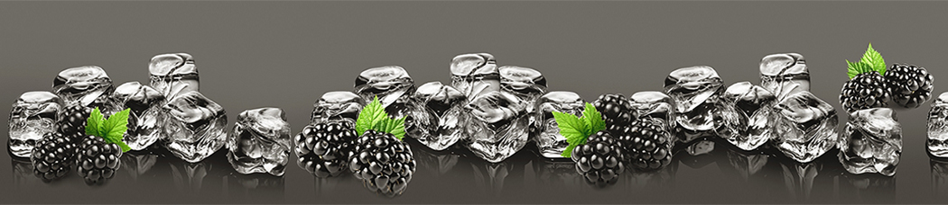 Скинали для кухни - ежевика, ягоды, серый фон, лед, кубики льда, листья, градиент