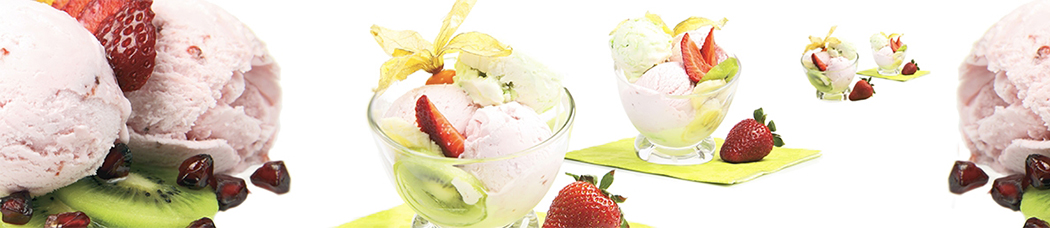 Скинали для кухни - белый фон, мороженое, десерт, гранат, киви, ягоды, клубника, физалис, салфетки