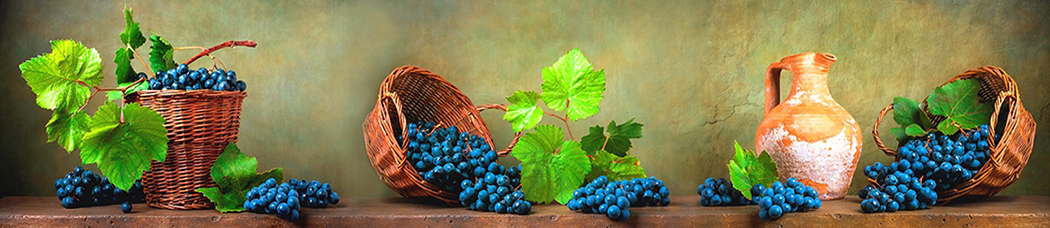Скинали для кухни - стена, ягоды, корзина, корзинка, корзинки, корзины, листья, черника, кувшин, деревянный стол, голубика