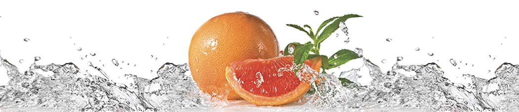 Скинали для кухни - белый фон, фрукты, вода, в воде, брызги, капли, всплеск, грейпфрут
