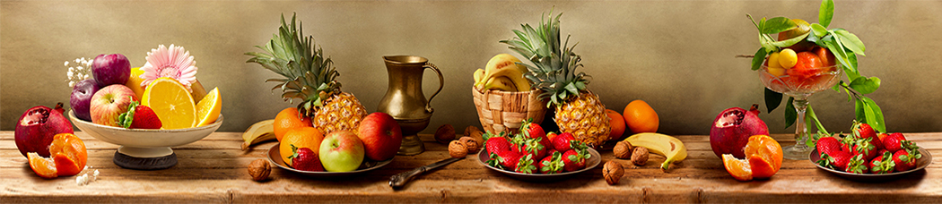 Скинали для кухни - натюрморт, коричневый фон, фрукты, апельсин, апельсины, гранат, яблоки, мандарин, ананас, нож, орехи, банан, ягоды, клубника, доски, деревянные, деревянные доски, горизонтальные, поднос, кувшин